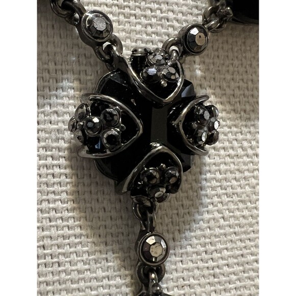 VTG Crown Trifari Victorian Style Y-Drop Black Costume Necklace - Picture 2 of 2